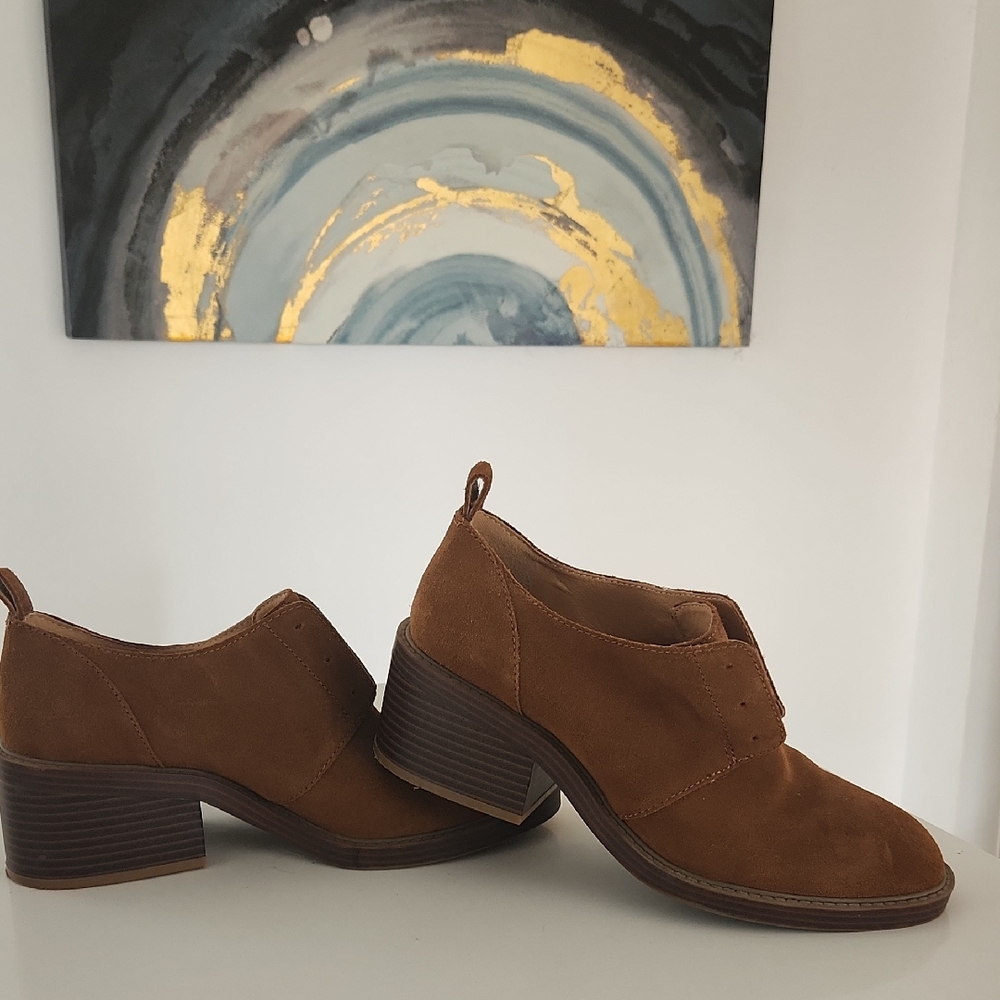 Crown Vintage Tan Suede Heeled Boots